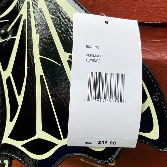 New! Betsey Johnson Movable Wings Glow-in-the-Dark Bat Skeleton Crossbody Bag - Picture 4 of 5